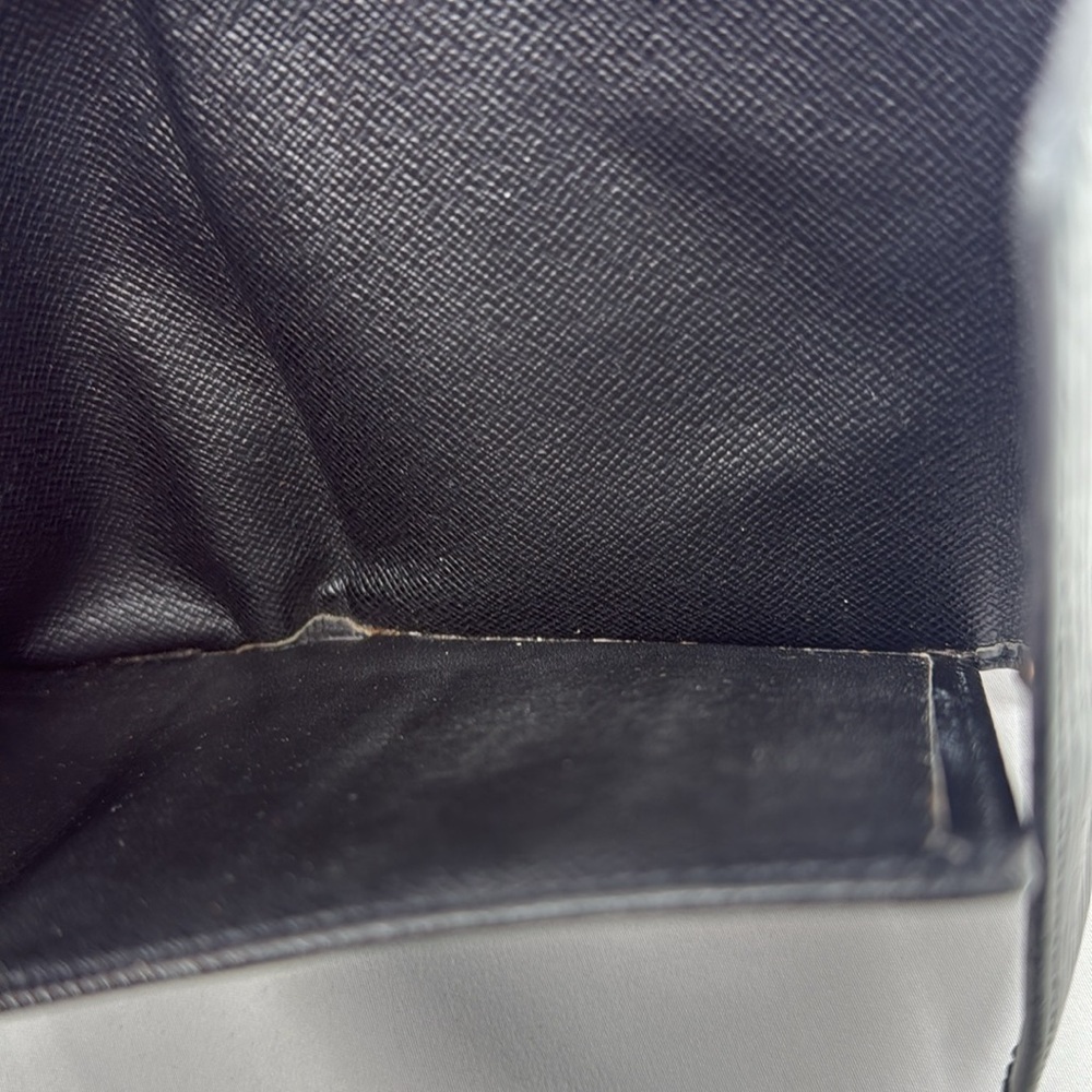 Louis Vuitton Black Epi Leather Elise Compact Tri-Fold Wallet | Unisex | Used | - Picture 5 of 9
